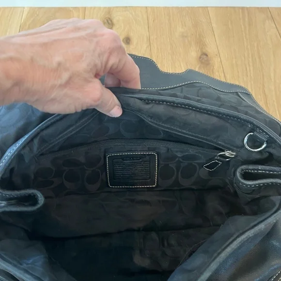 Coach Purse - Picture 6 of 9